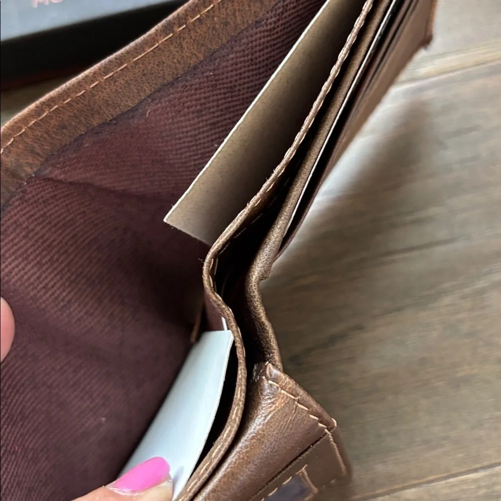 Ridge Mountain Genuine Leather bi-fold wallet,6 card,2 bill,1 ID & 2 other slots